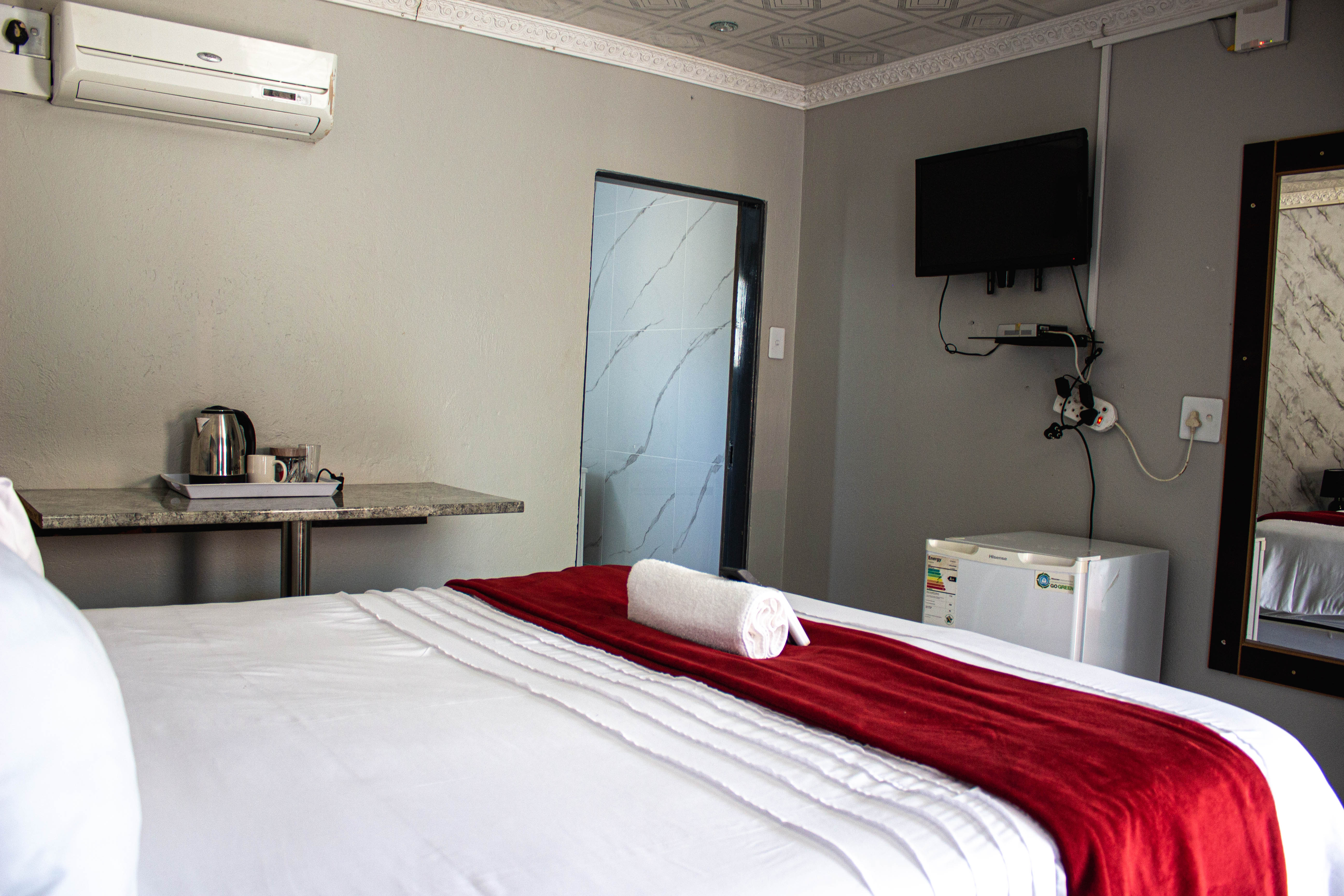 Deluxe Room bathroom at Mashamba Country House